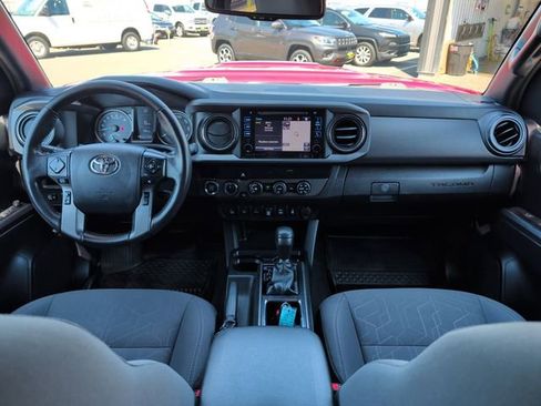 Used 2019 Toyota Tacoma TRD Sport w/ Technology Package AWD/4WD image 17