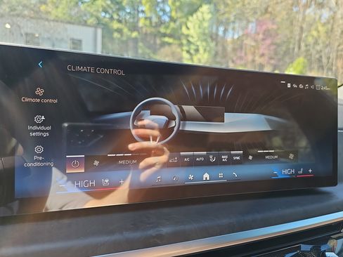 New 2026 BMW X5 xDrive40i w/ Executive Package AWD/4WD image 23