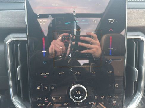 New 2026 GMC Acadia Denali Ultimate w/ LPO, Floor Liner Package AWD/4WD image 28