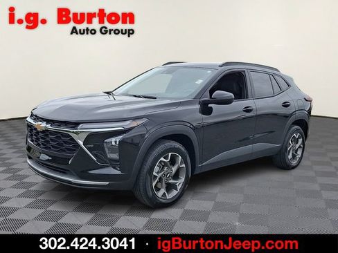 Used 2024 Chevrolet Trax LT FWD image 3