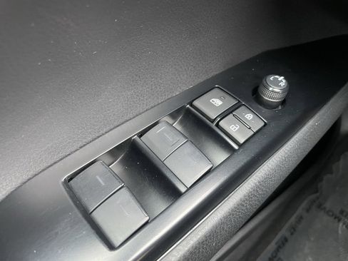 Used 2025 Toyota Camry SE image 22