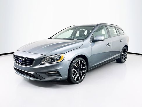 Used 2018 Volvo V60 T5 Dynamic AWD/4WD image 3