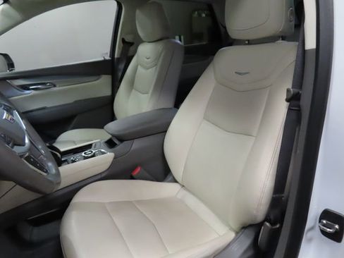 Certified 2023 Cadillac XT5 Premium Luxury w/ LPO, Floor Liner Package AWD/4WD image 19