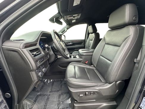 Used 2024 Chevrolet Suburban LT image 9