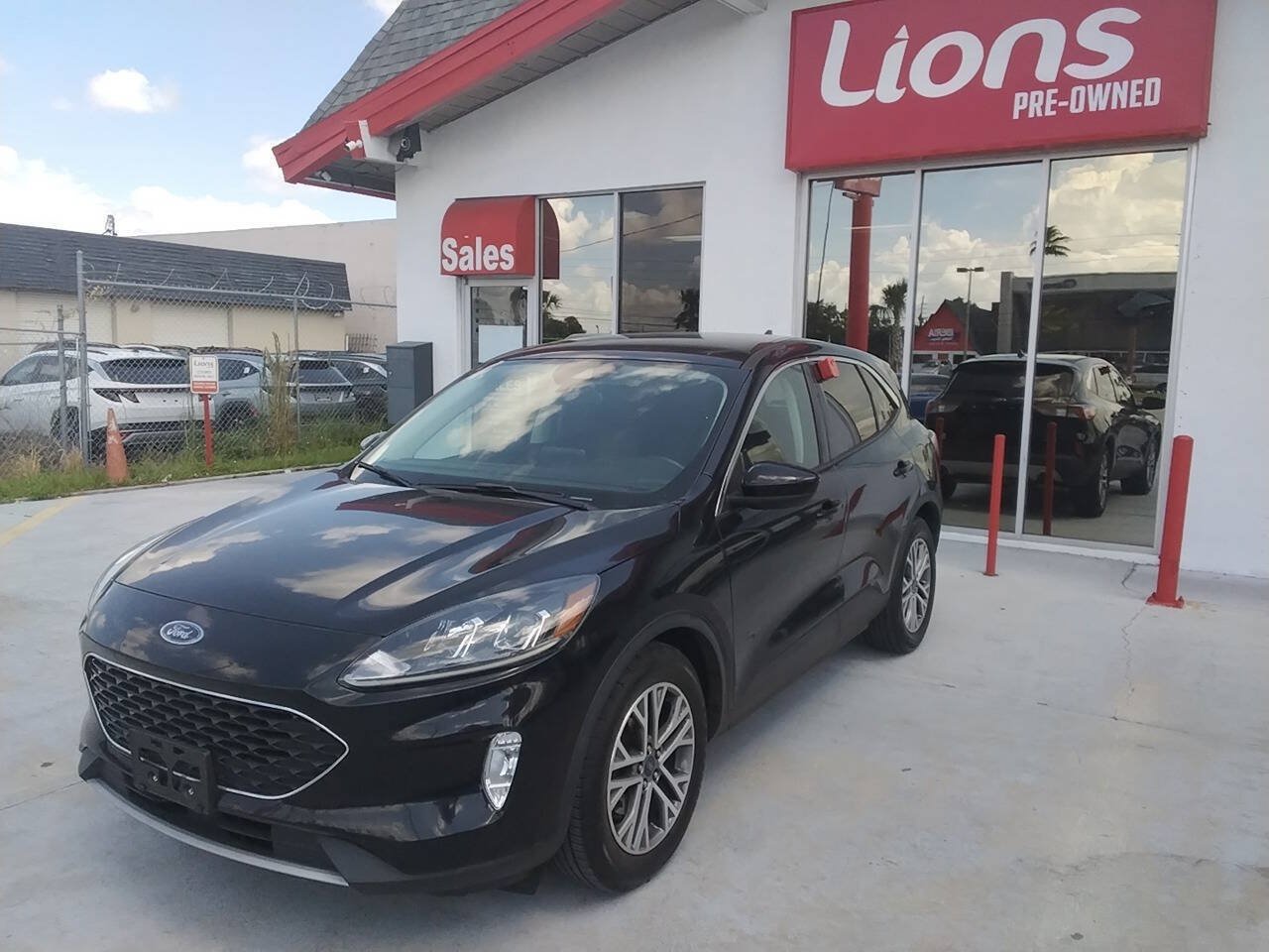 Used 2022 Ford Escape SEL FWD image 2