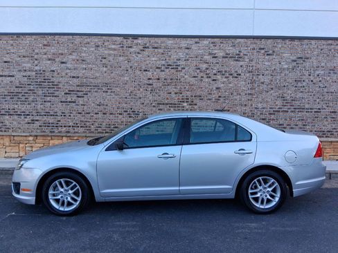 Used 2010 Ford Fusion S FWD image 2