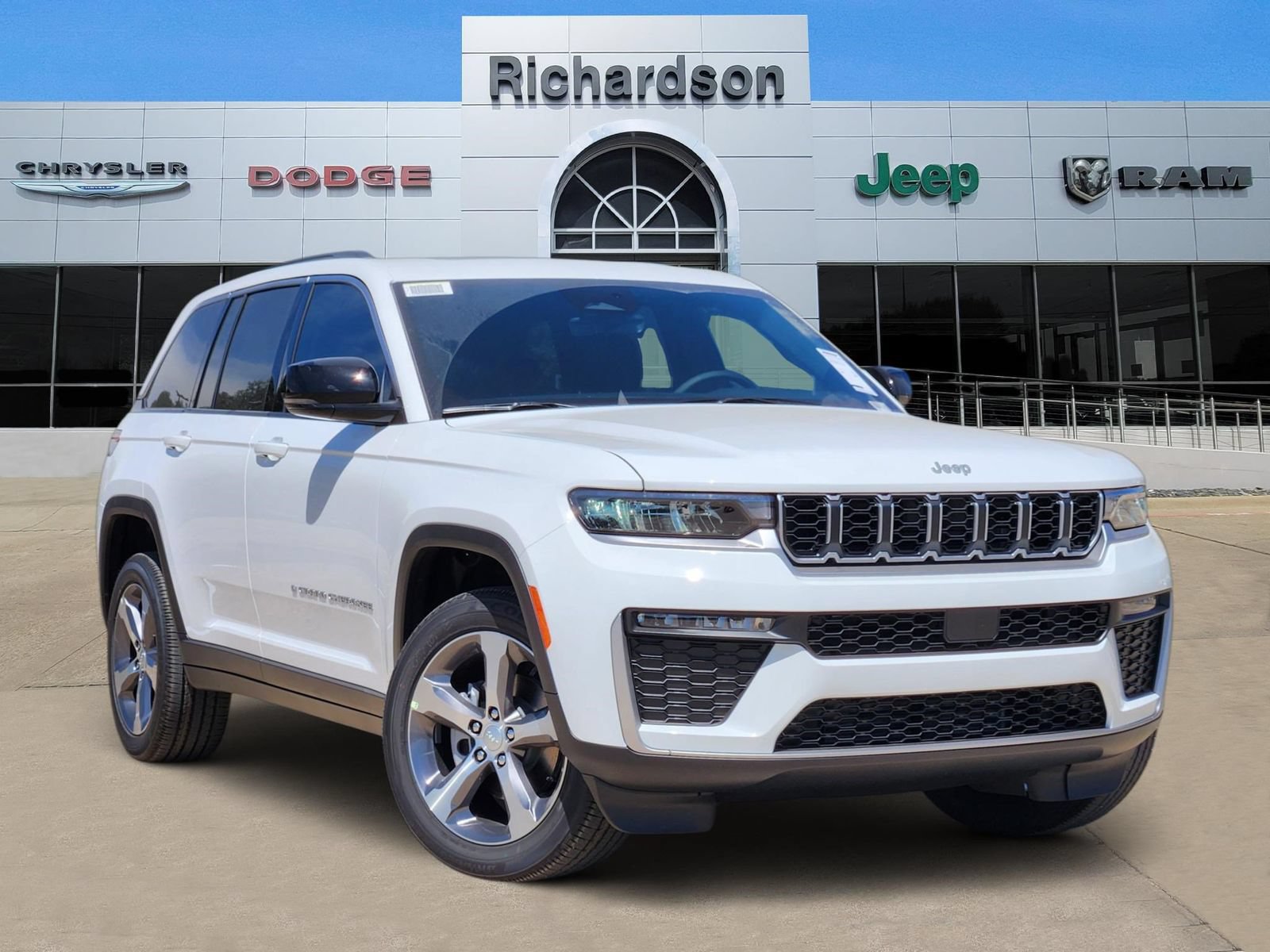 New 2026 Jeep Grand Cherokee Limited AWD/4WD image 1