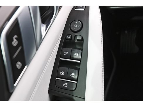 Used 2025 BMW X5 sDrive40i w/ M Sport Package RWD image 23