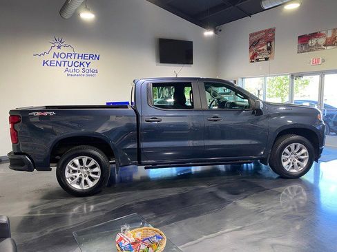 Used 2020 Chevrolet Silverado 1500 Custom w/ Custom Value Package image 2