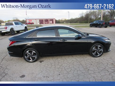 Used 2021 Hyundai Elantra Limited image 14