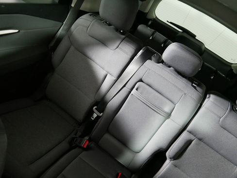 Used 2025 Ford Explorer Active AWD/4WD image 12