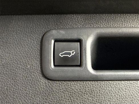 Certified 2024 Toyota Highlander LE image 36