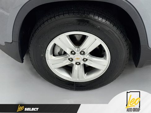 Used 2019 Chevrolet Trax LT w/ LT Convenience Package AWD/4WD image 31