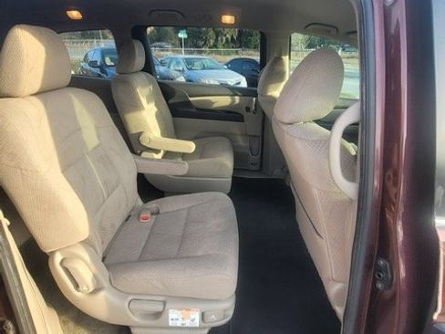 Used 2014 Honda Odyssey LX image 9
