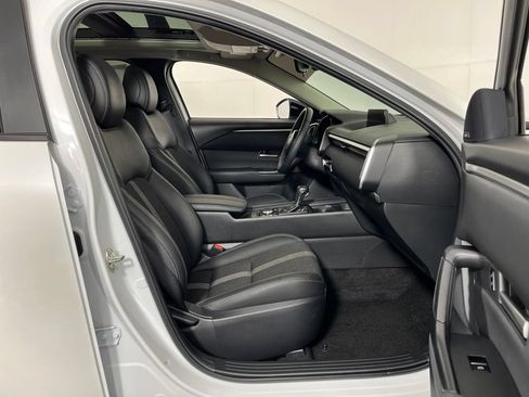 Used 2025 MAZDA CX-50 AWD 2.5 S w/ Premium Package image 9