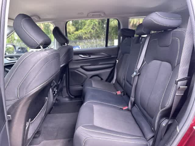 Used 2023 Jeep Grand Cherokee Laredo RWD image 25