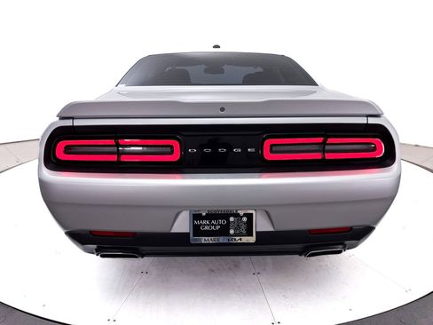 Used 2019 Dodge Challenger SXT RWD image 16