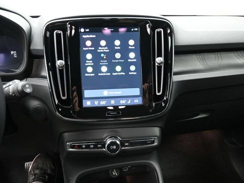 Used 2023 Volvo XC40 Recharge Ultimate w/ Protection Package Premier AWD/4WD image 14