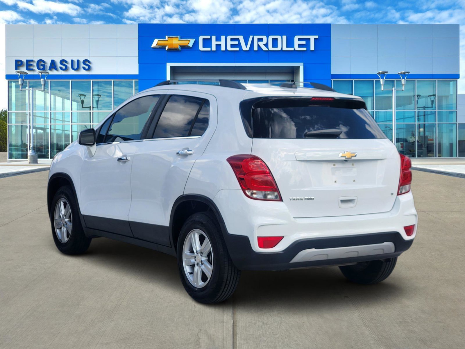 Used 2018 Chevrolet Trax LT w/ LT Convenience Package AWD/4WD image 5