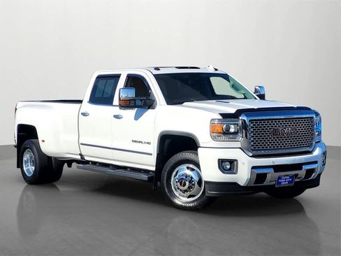 Used 2016 GMC Sierra 3500 Denali w/ Duramax Plus Package image 8