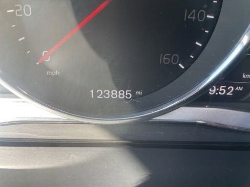 Used 2018 Volvo V60 T5 Dynamic w/ Vision Package image 10