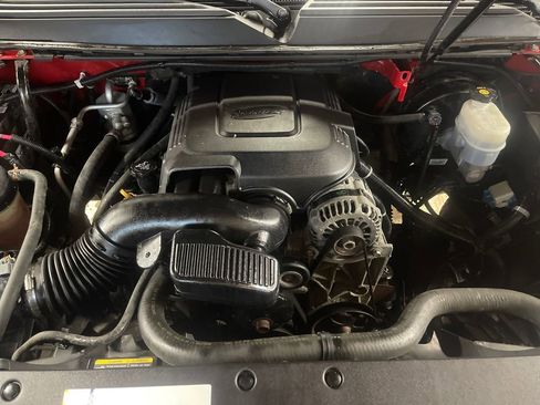 Used 2011 Chevrolet Avalanche LS AWD/4WD image 10
