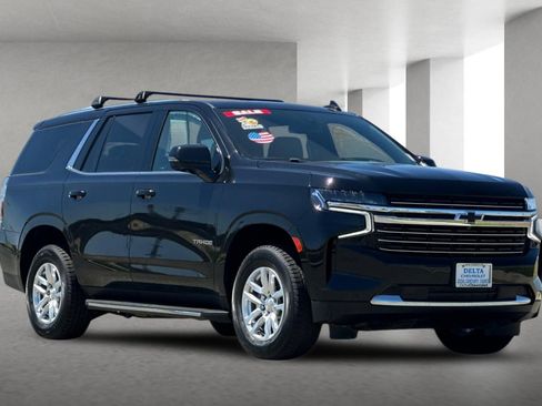 Used 2022 Chevrolet Tahoe LT w/ Luxury Package AWD/4WD image 2