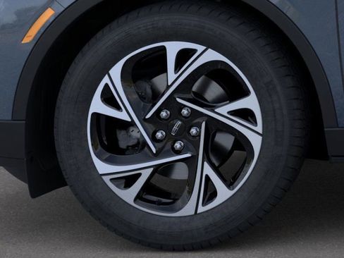 New 2025 Lincoln Nautilus Premier w/ Equipment Group 102A image 19