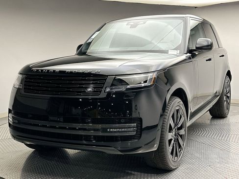 Used 2025 Land Rover Range Rover SE image 1