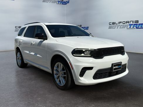 Used 2024 Dodge Durango GT RWD image 3