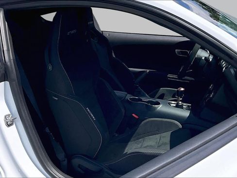 Used 2017 Ford Mustang Shelby GT350 w/ Electronics Package RWD image 9