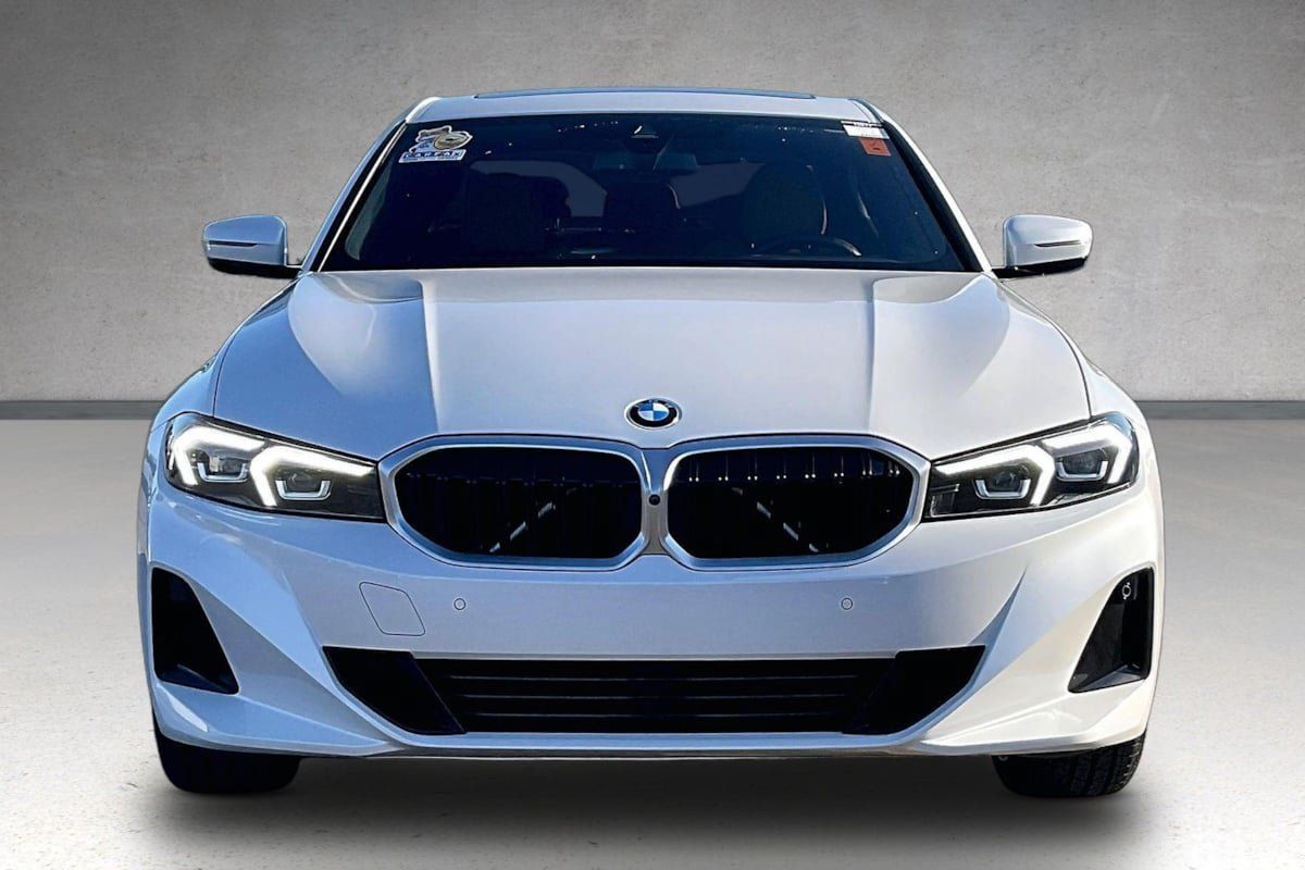 Used 2023 BMW 330i Sedan w/ Parking Assistance Package RWD image 3