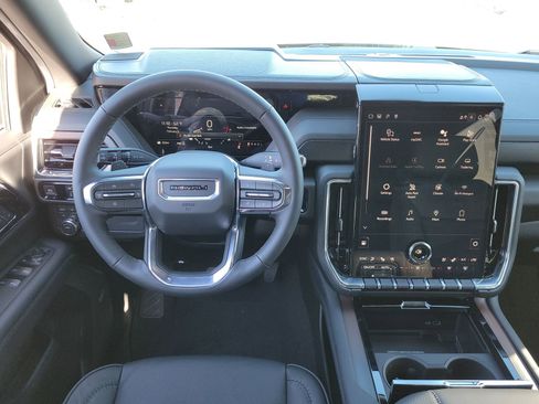New 2026 GMC Yukon Denali AWD/4WD image 8