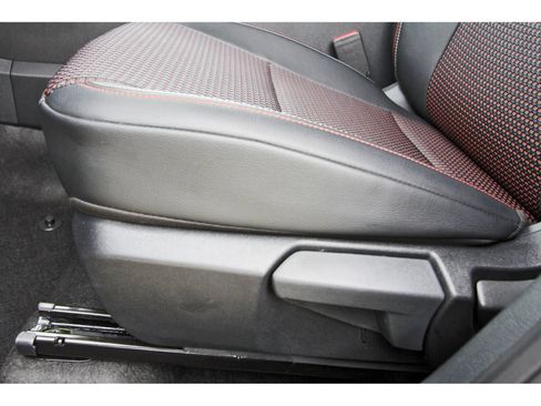 Certified 2025 Nissan Kicks SR FWD image 28