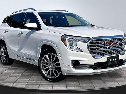 Used 2023 GMC Terrain Denali w/ Denali Premium Package image 12