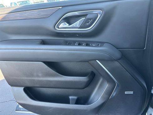 Used 2021 Chevrolet Suburban Z71 image 21