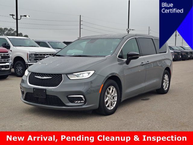 Used 2025 Chrysler Pacifica Select FWD image 1