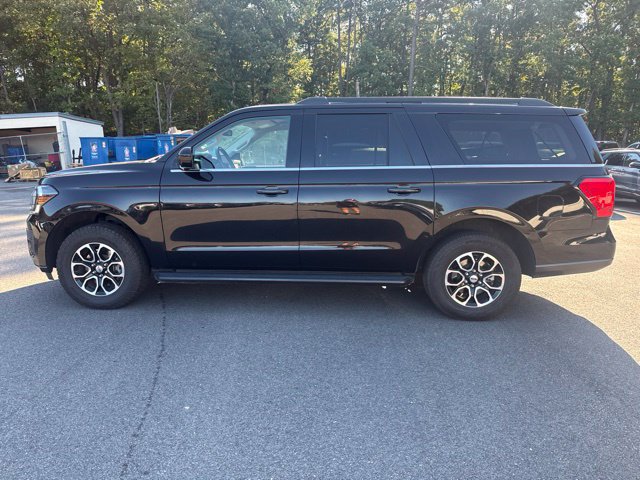 Used 2024 Ford Expedition Max XLT AWD/4WD image 2