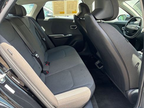 Used 2025 Kia K4 FWD image 39