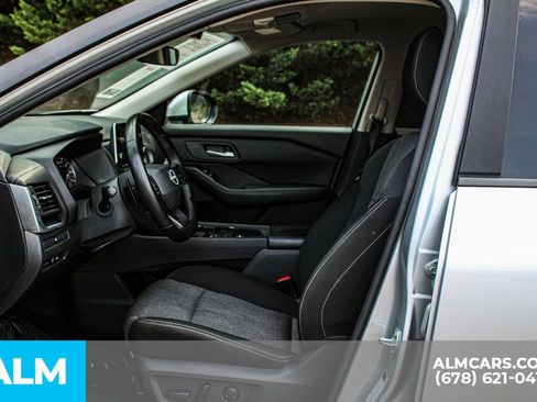 Used 2025 Nissan Rogue SV FWD image 16