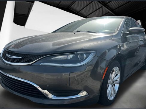 Used 2016 Chrysler 200 Limited image 2