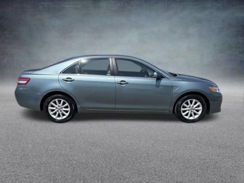 Used 2010 Toyota Camry XLE FWD image 6