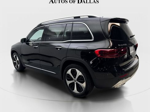Used 2025 Mercedes-Benz GLB 250 4MATIC image 9