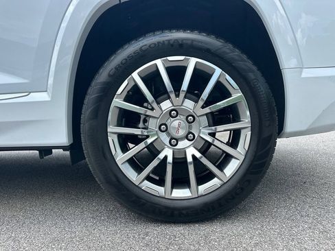 New 2026 GMC Terrain Denali w/ LPO, Floor Liner Package AWD/4WD image 20