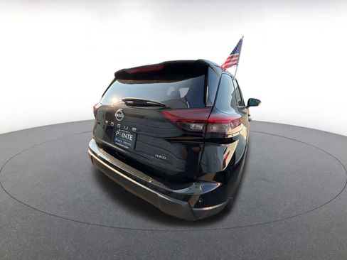 Used 2025 Nissan Rogue SV AWD/4WD image 8