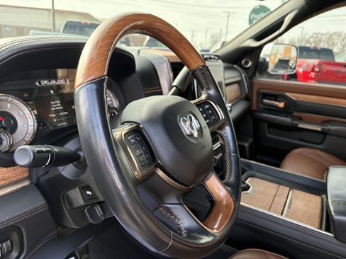 Used 2021 RAM 3500 Limited image 9