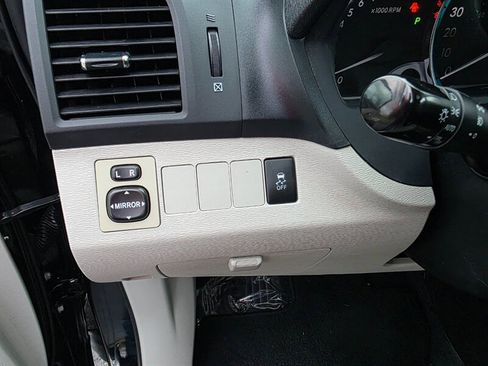 Used 2009 Toyota Venza AWD image 39