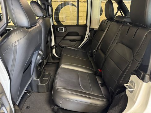 Used 2023 Jeep Wrangler Unlimited Sahara AWD/4WD image 13