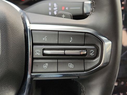 Used 2025 GMC Acadia Elevation w/ Elevation Premium Package image 18