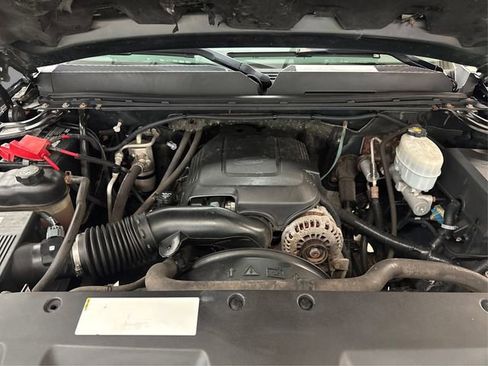 Used 2010 GMC Sierra 2500 SLE w/ SLE Preferred Package image 12